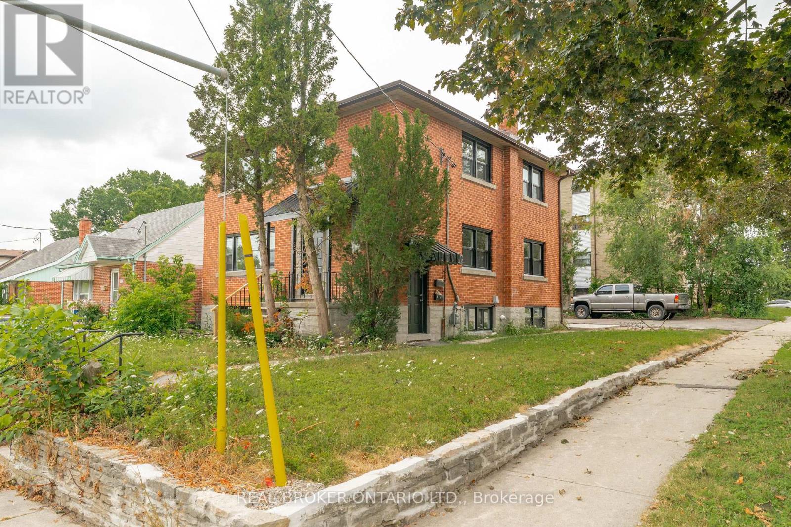 A - 293 Highland Road E Property Photo 15