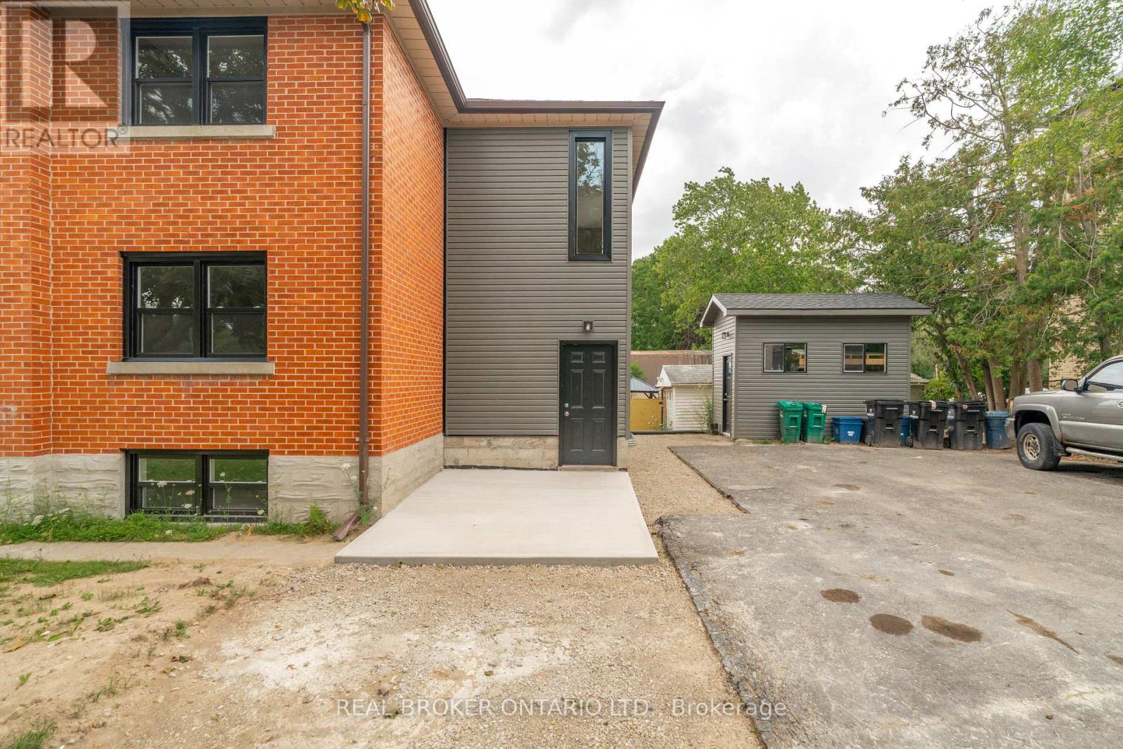 A - 293 Highland Road E Property Photo 17