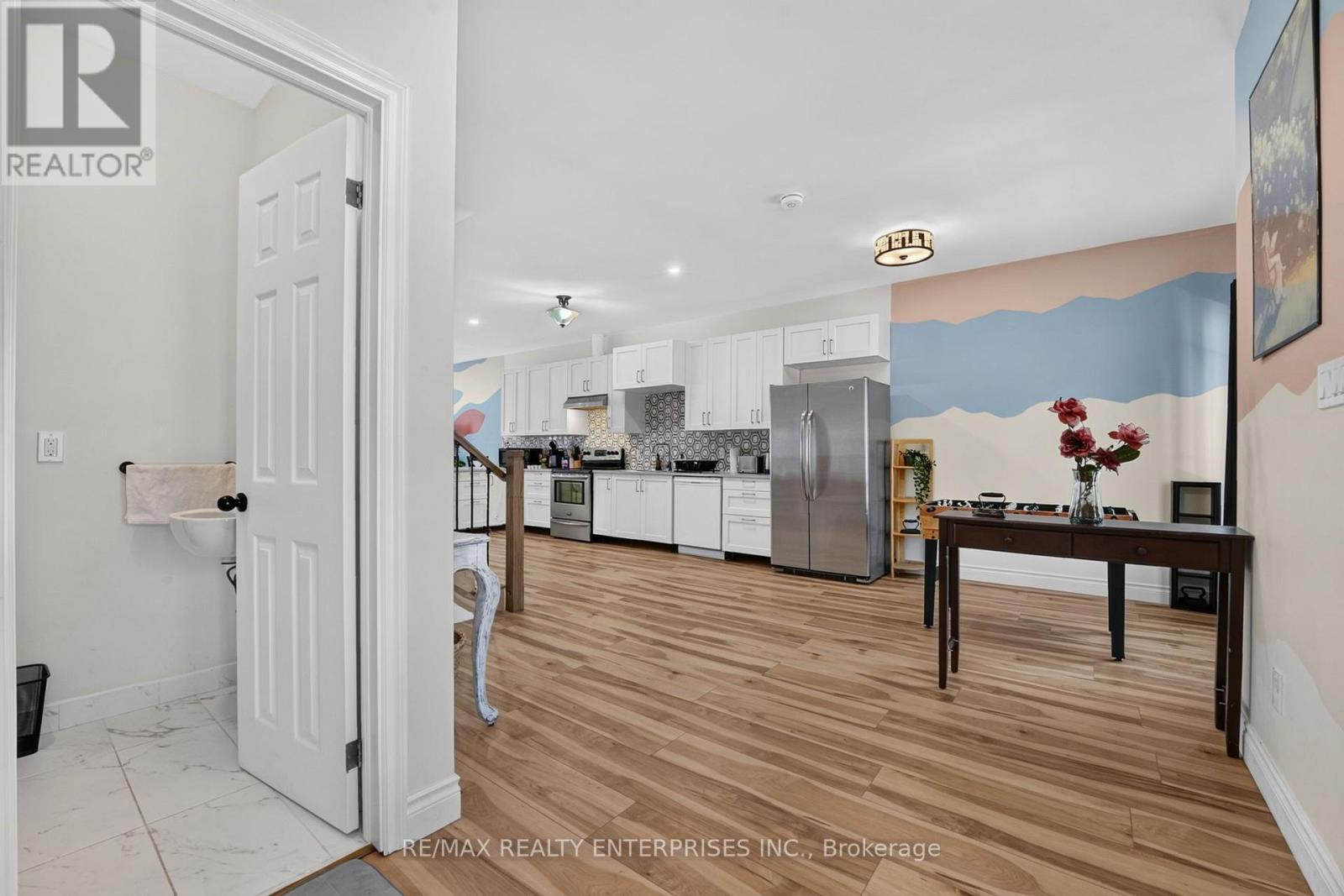 664 King Street Property Photo 7