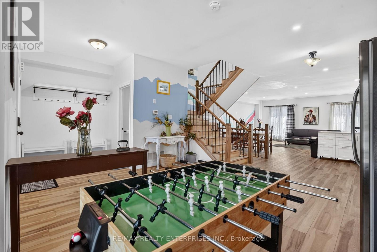 664 King Street Property Photo 8