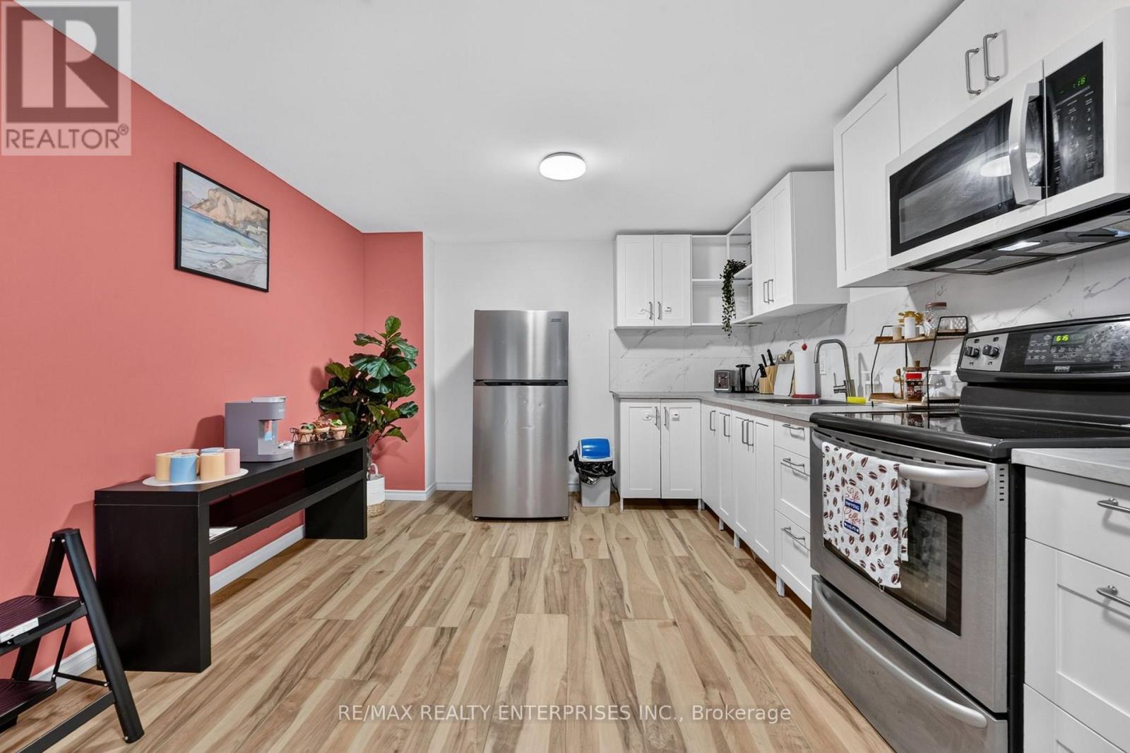 664 King Street Property Photo 49