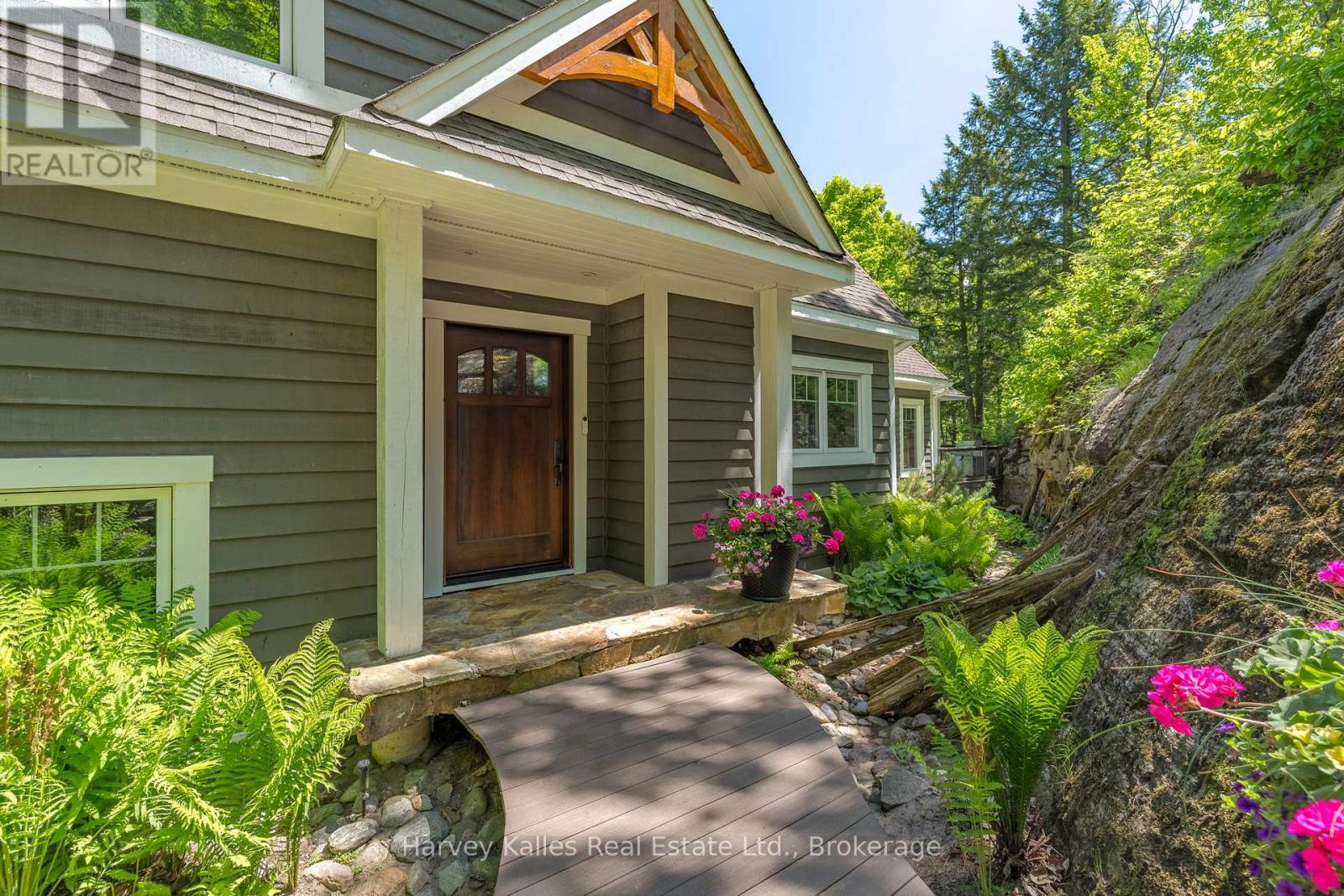161 Town Line Road E Property Photo 7
