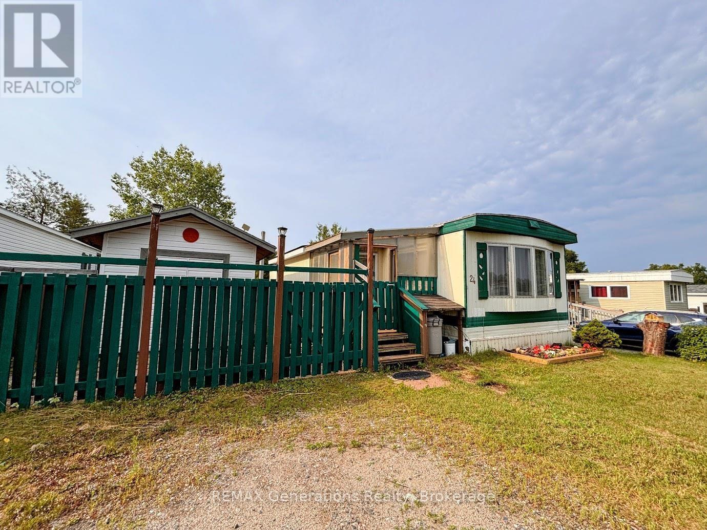 24 Jackson Crescent Property Photo 30