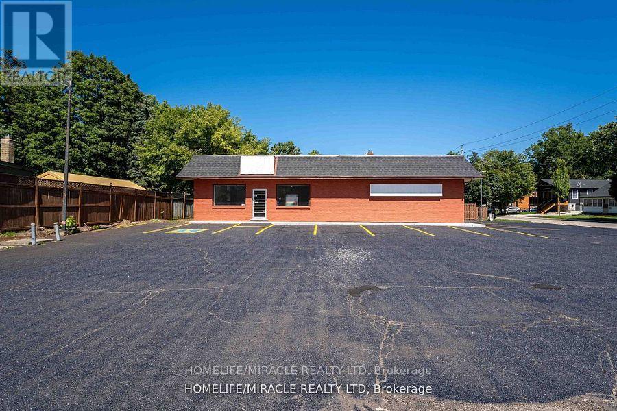 235 Dundas Street Property Photo 2