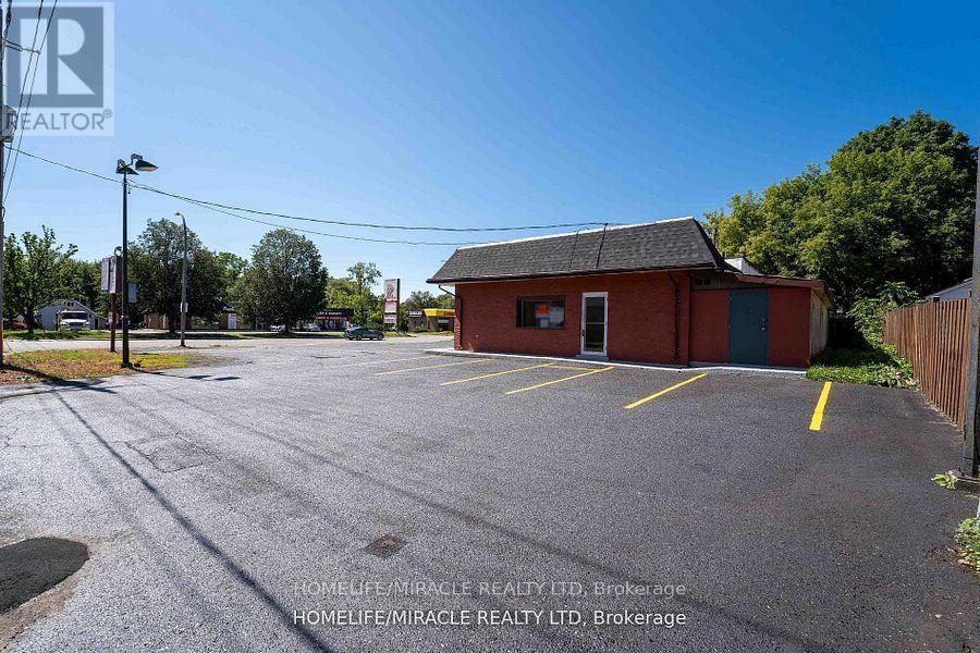 235 Dundas Street Property Photo 3