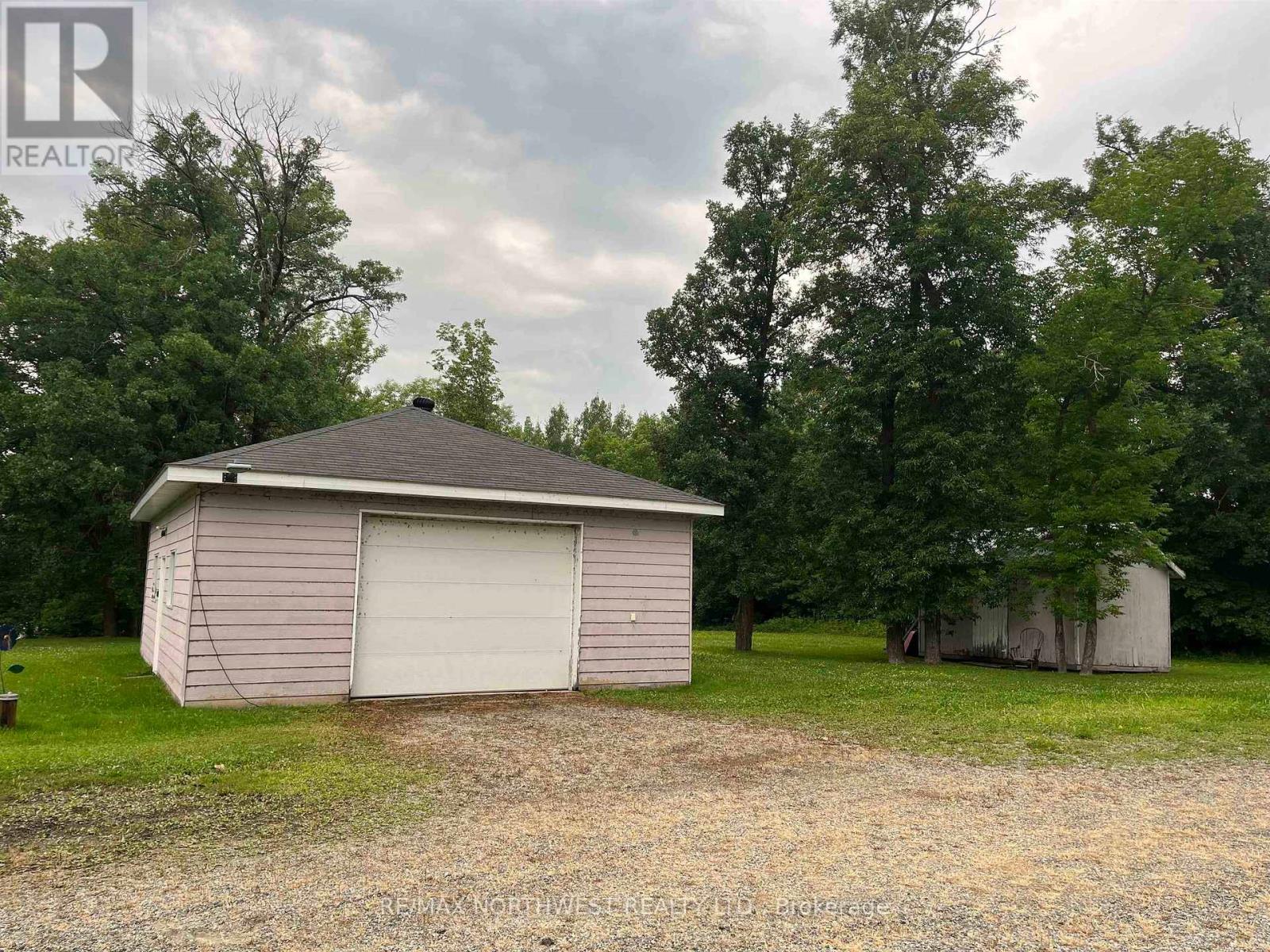 986 Hwy 11 Property Photo 3