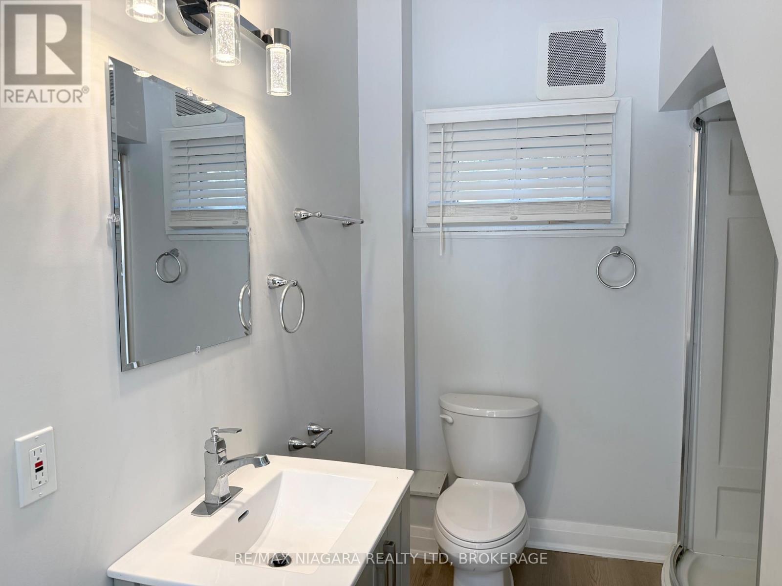 Unit 2 - 4711 River Road Property Photo 13