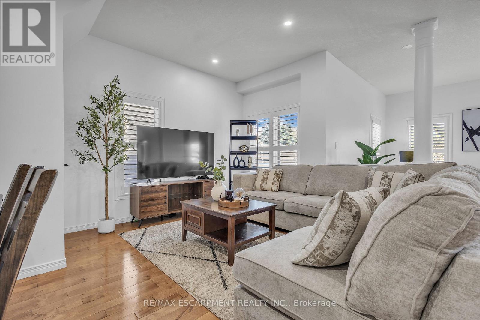 73 Fitzgerald Drive Property Photo 14