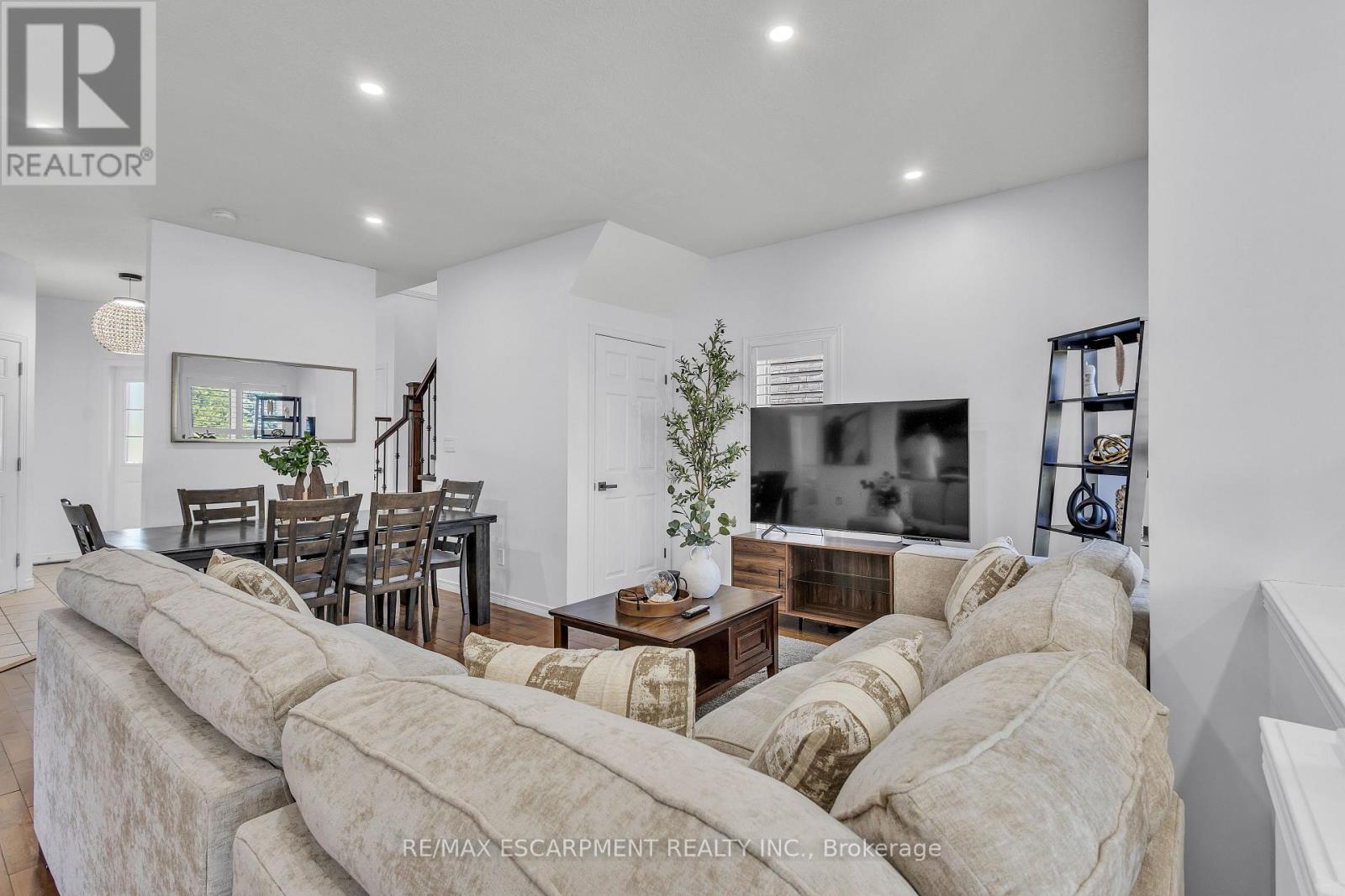 73 Fitzgerald Drive Property Photo 16