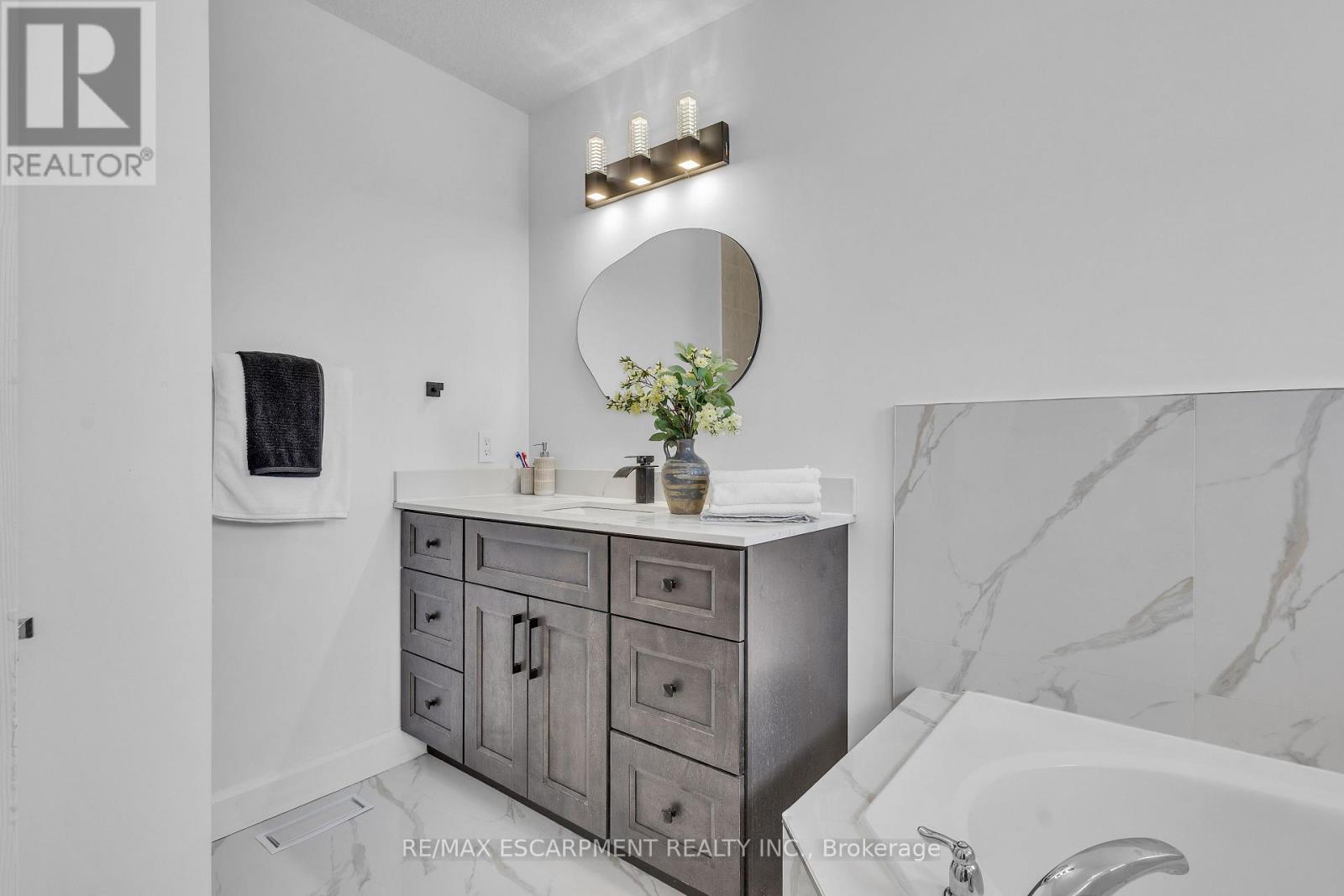 73 Fitzgerald Drive Property Photo 34