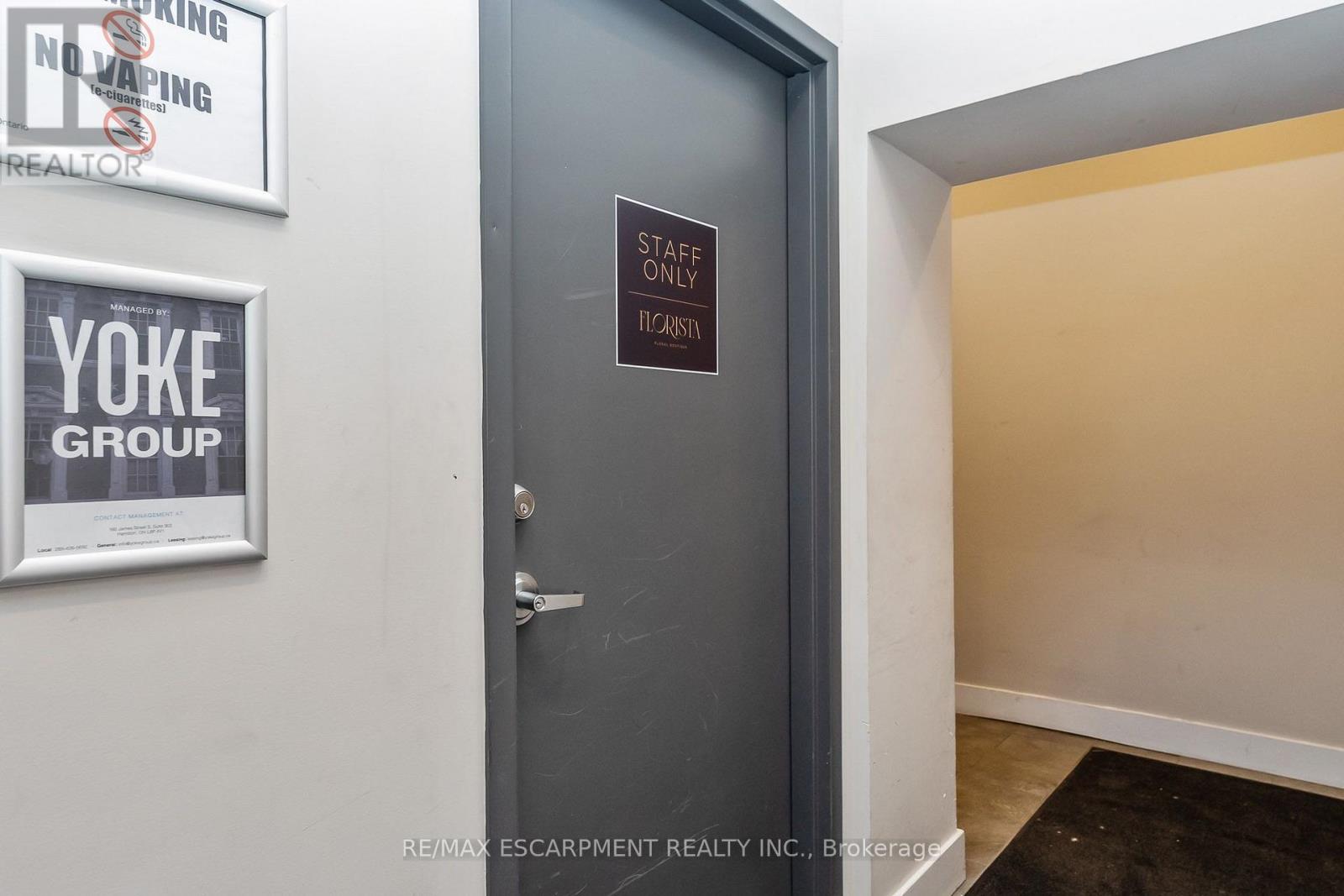 6 John Street N Property Photo 21