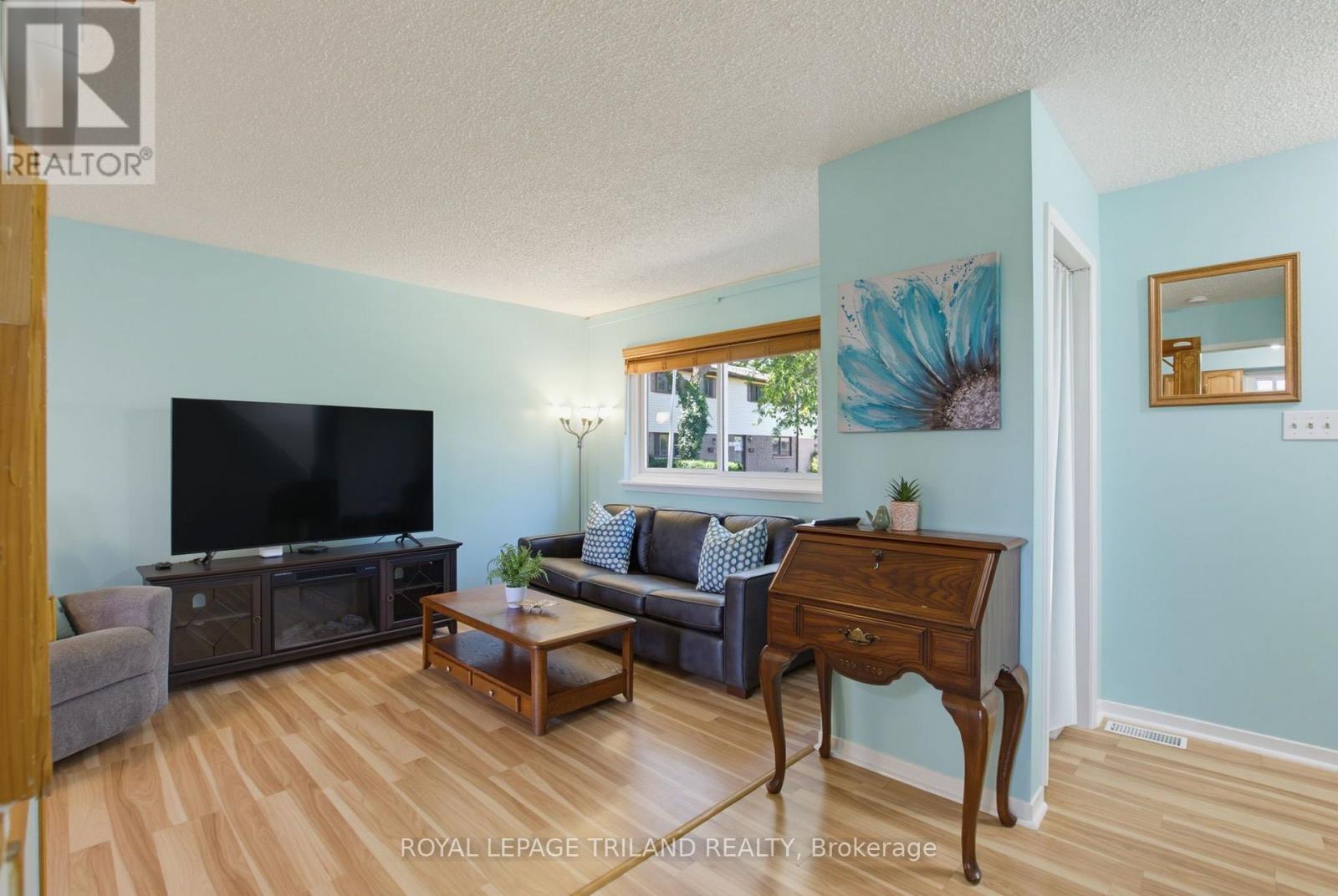 45 - 825 Dundalk Drive Property Photo 6