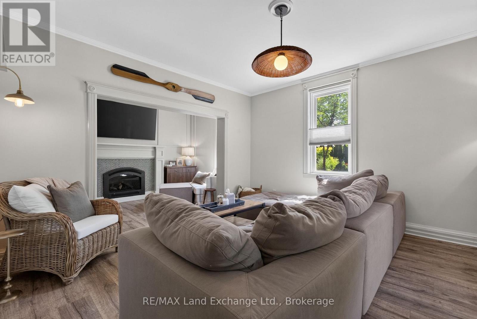 581 Queen Street Property Photo 15