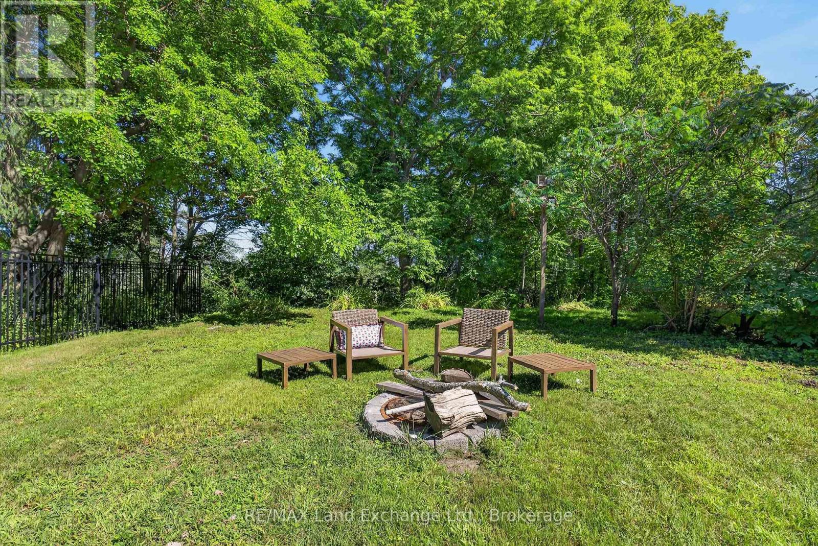 581 Queen Street Property Photo 41