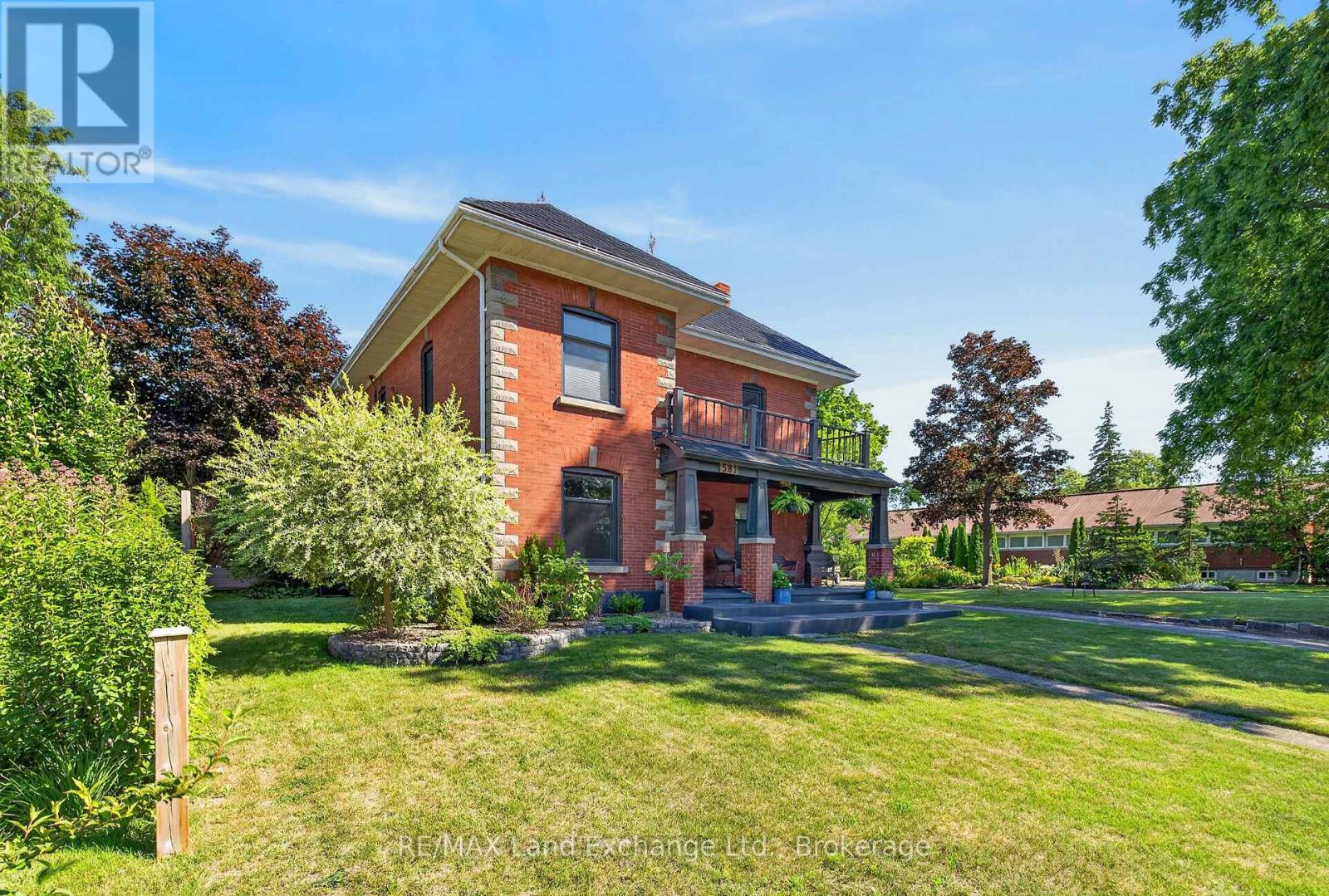 581 Queen Street Property Photo 44