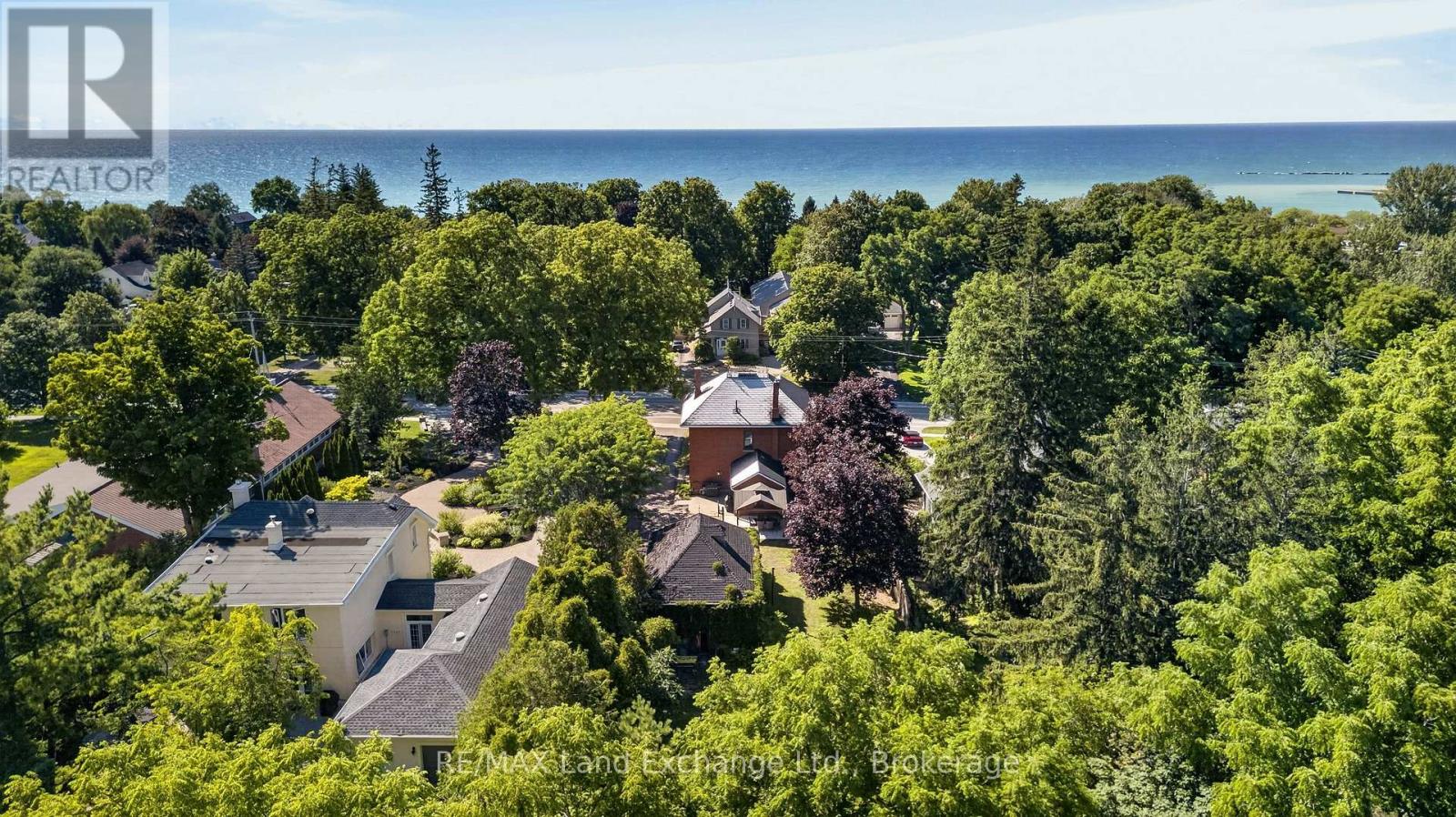 581 Queen Street Property Photo 49