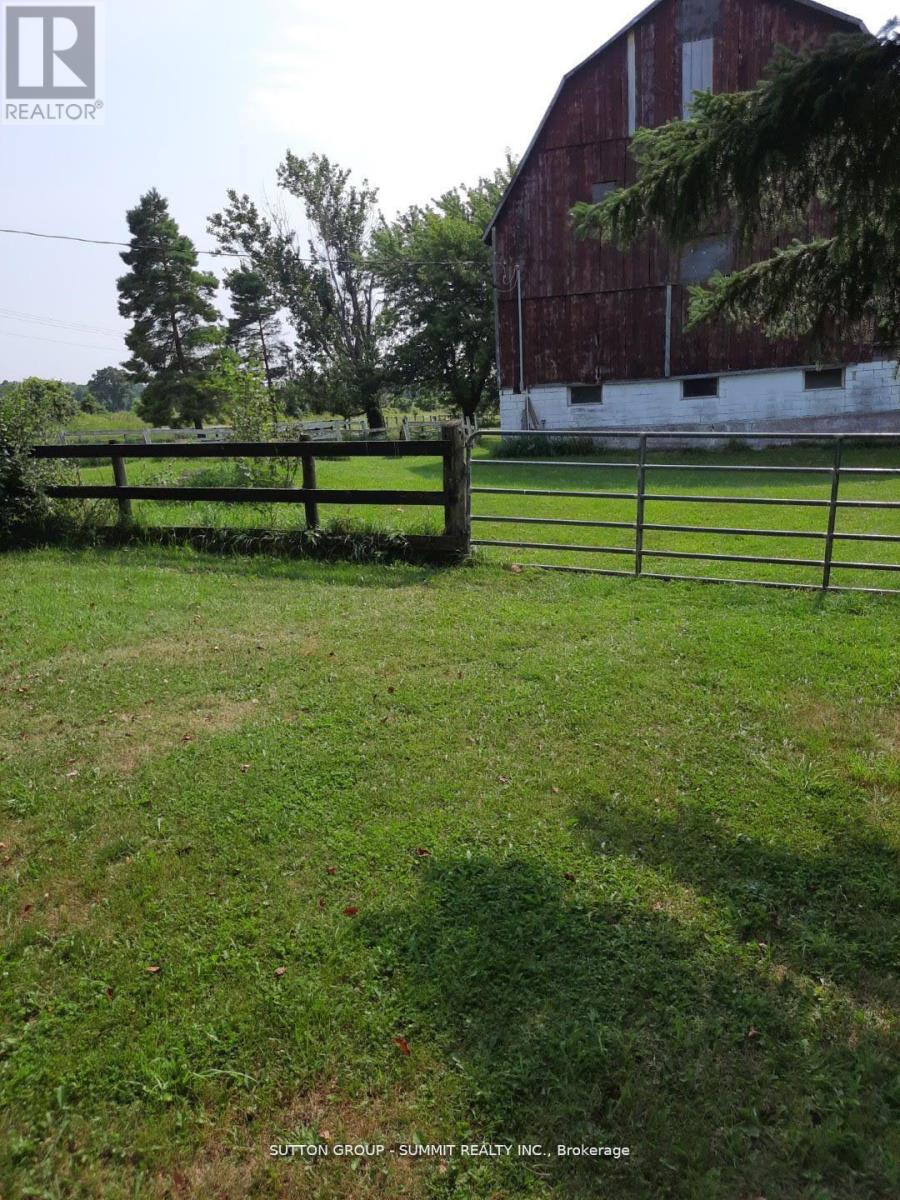 663 County Rd 15 Property Photo 9