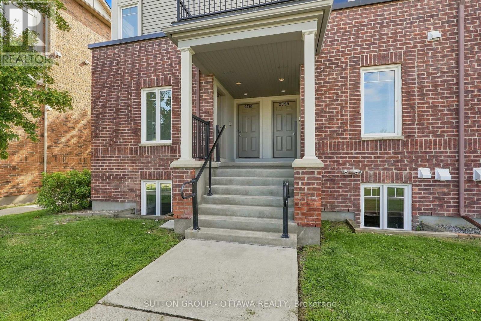 2563 Longfields Drive Property Photo 2