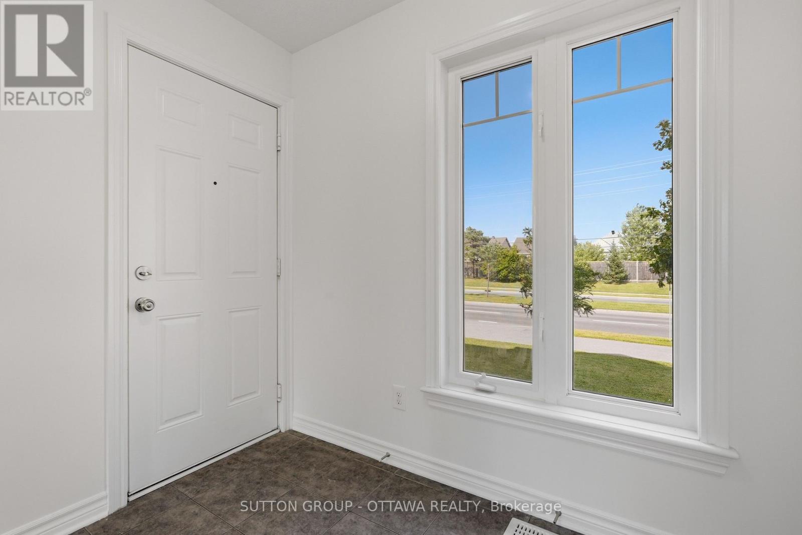 2563 Longfields Drive Property Photo 5