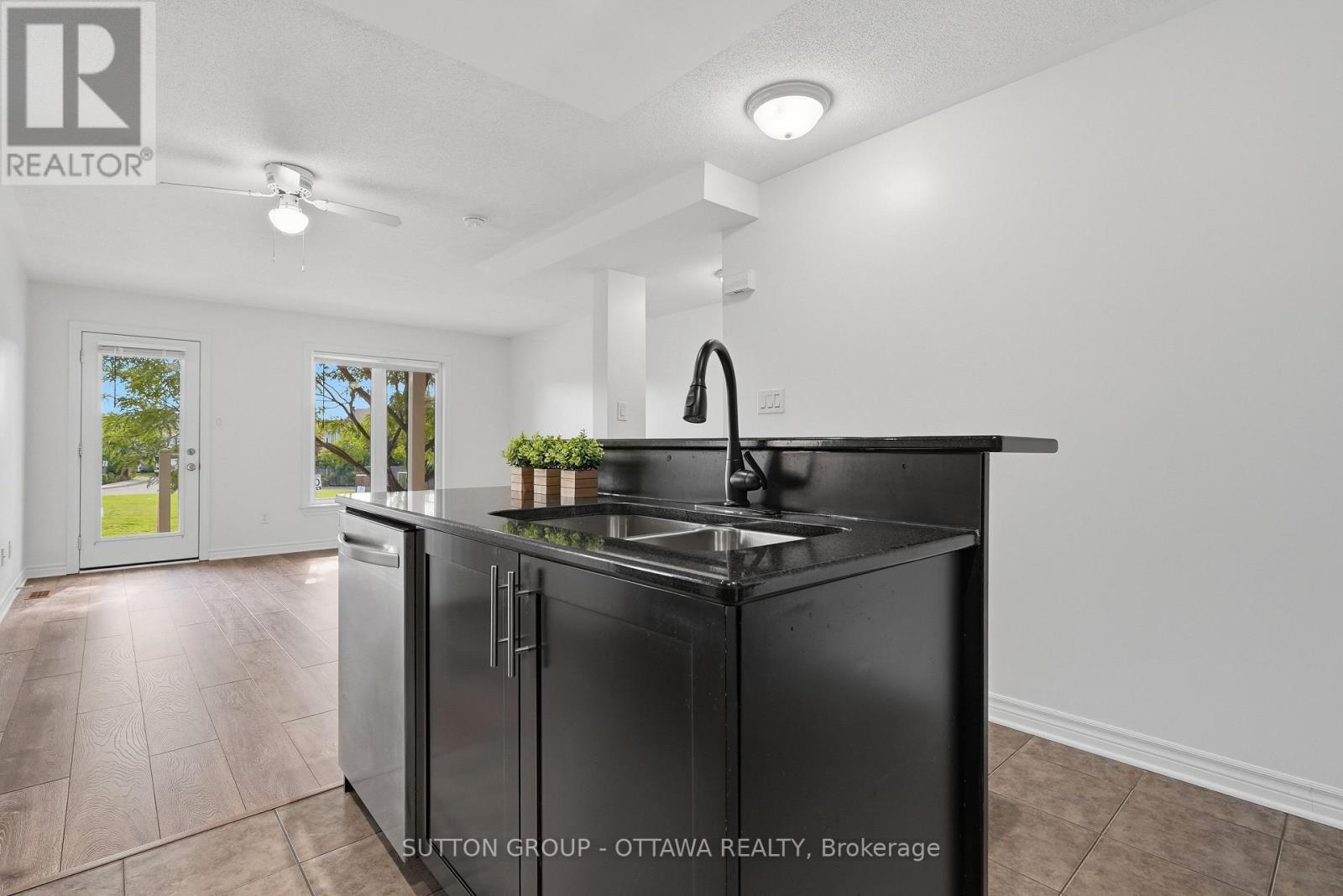 2563 Longfields Drive Property Photo 12