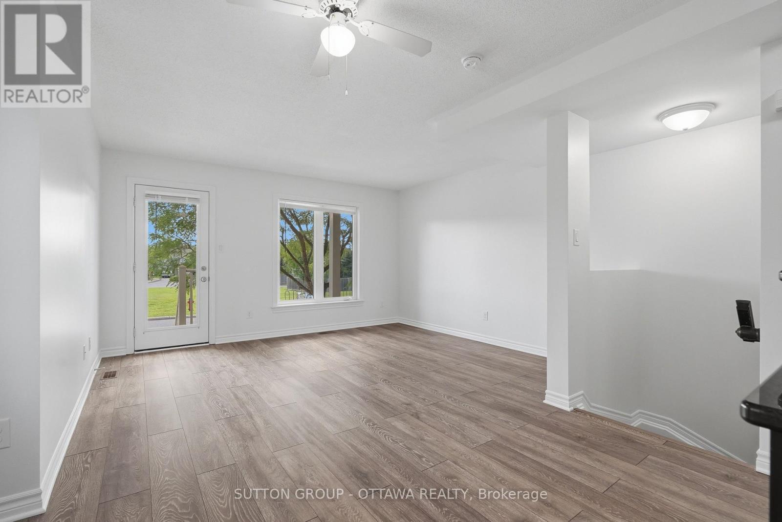 2563 Longfields Drive Property Photo 14