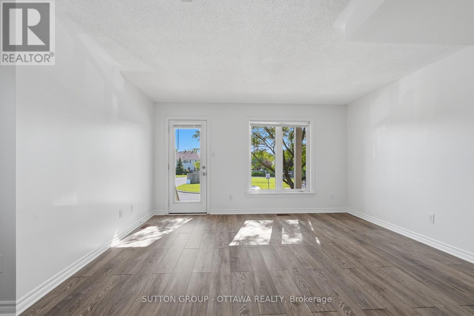 2563 Longfields Drive Property Photo 15