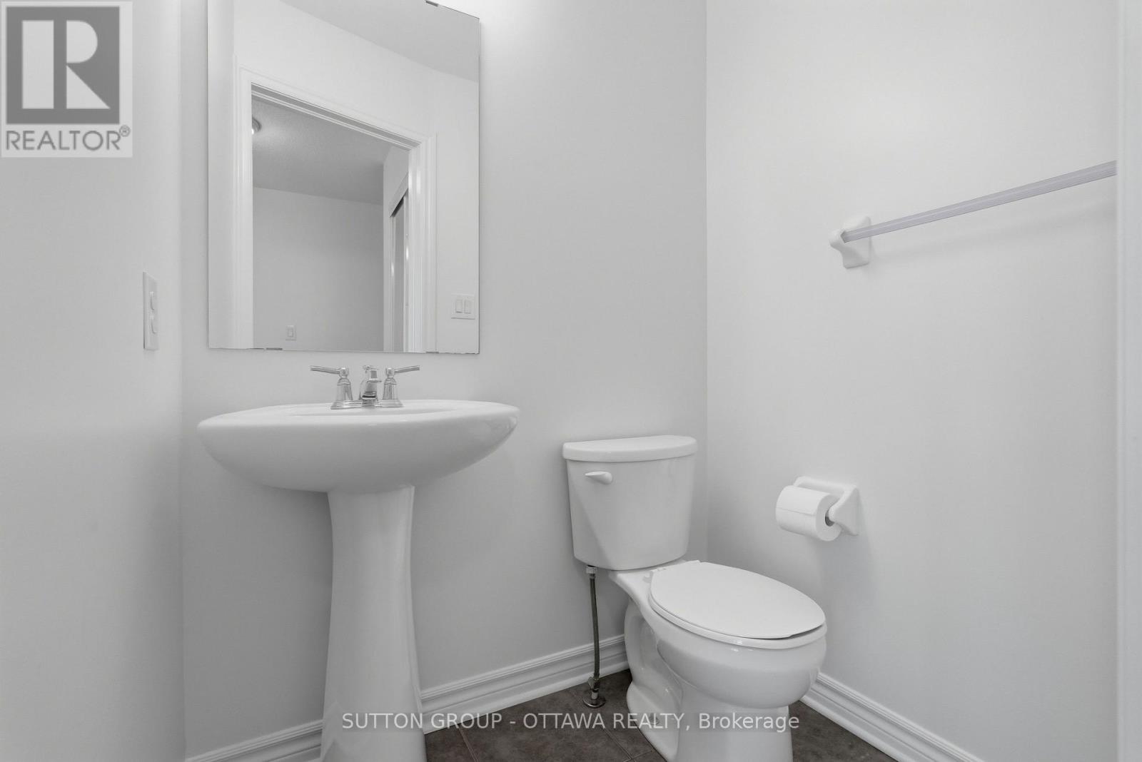 2563 Longfields Drive Property Photo 19