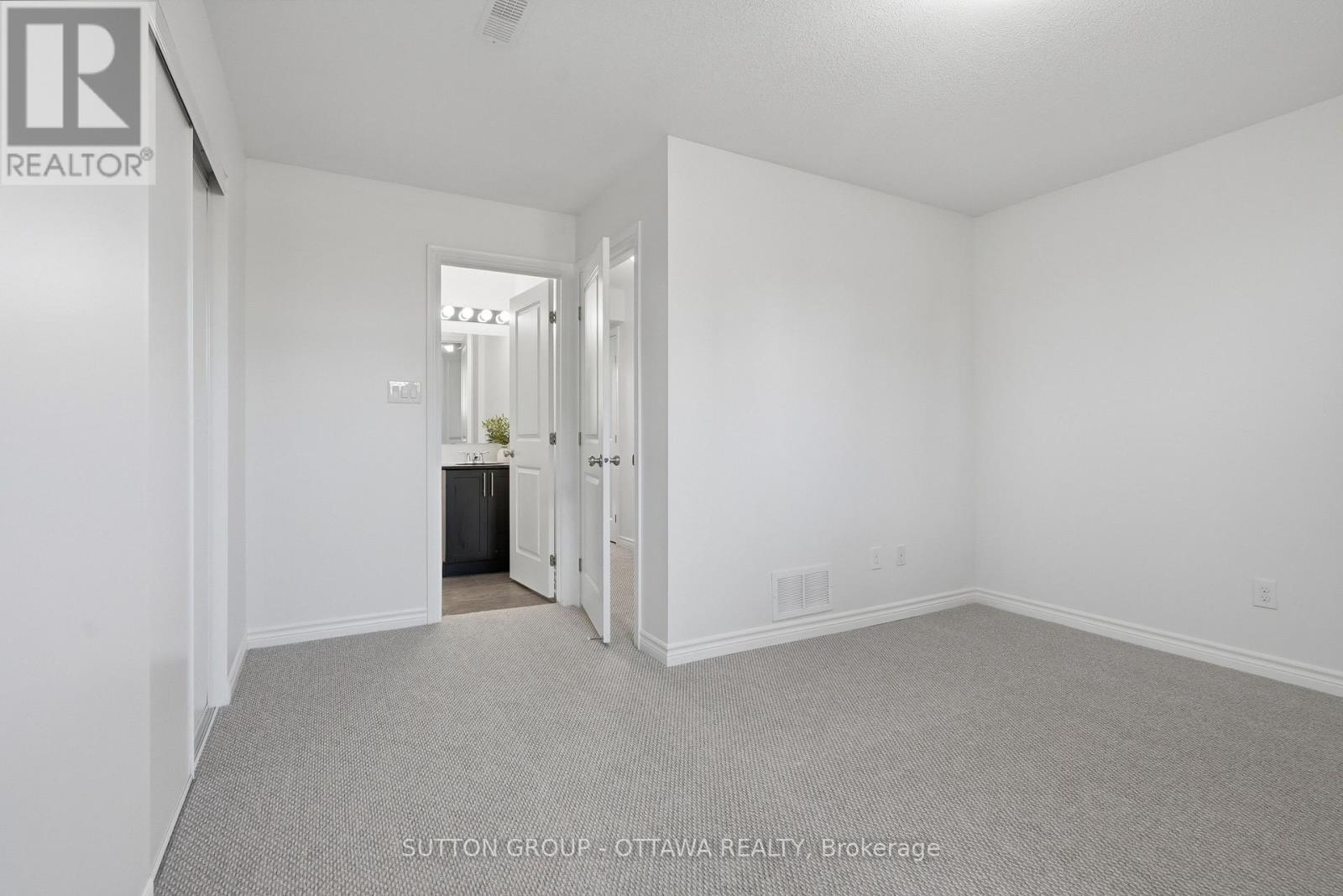 2563 Longfields Drive Property Photo 23
