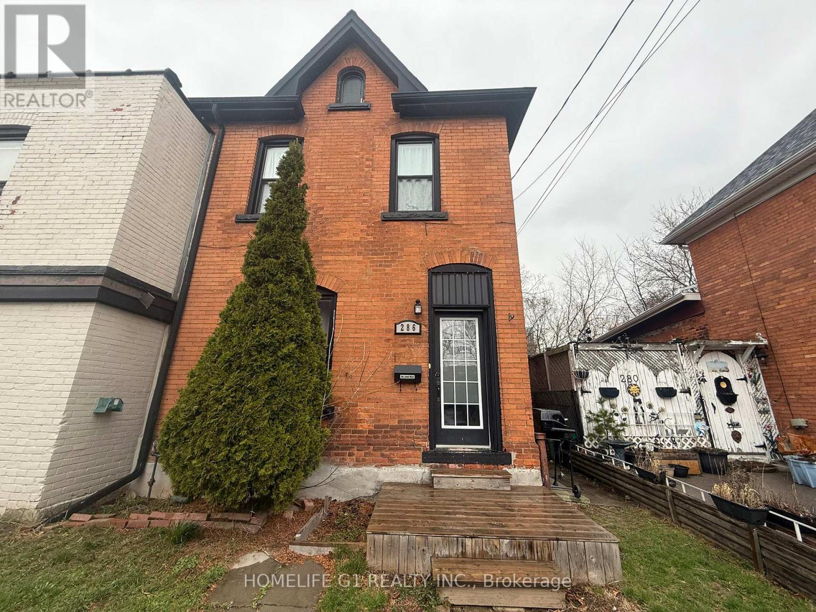 286 Hunter Street W Property Photo 1