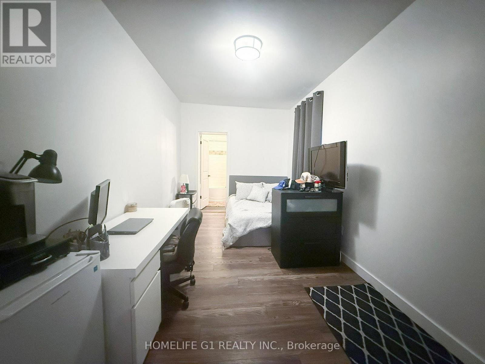 286 Hunter Street W Property Photo 10