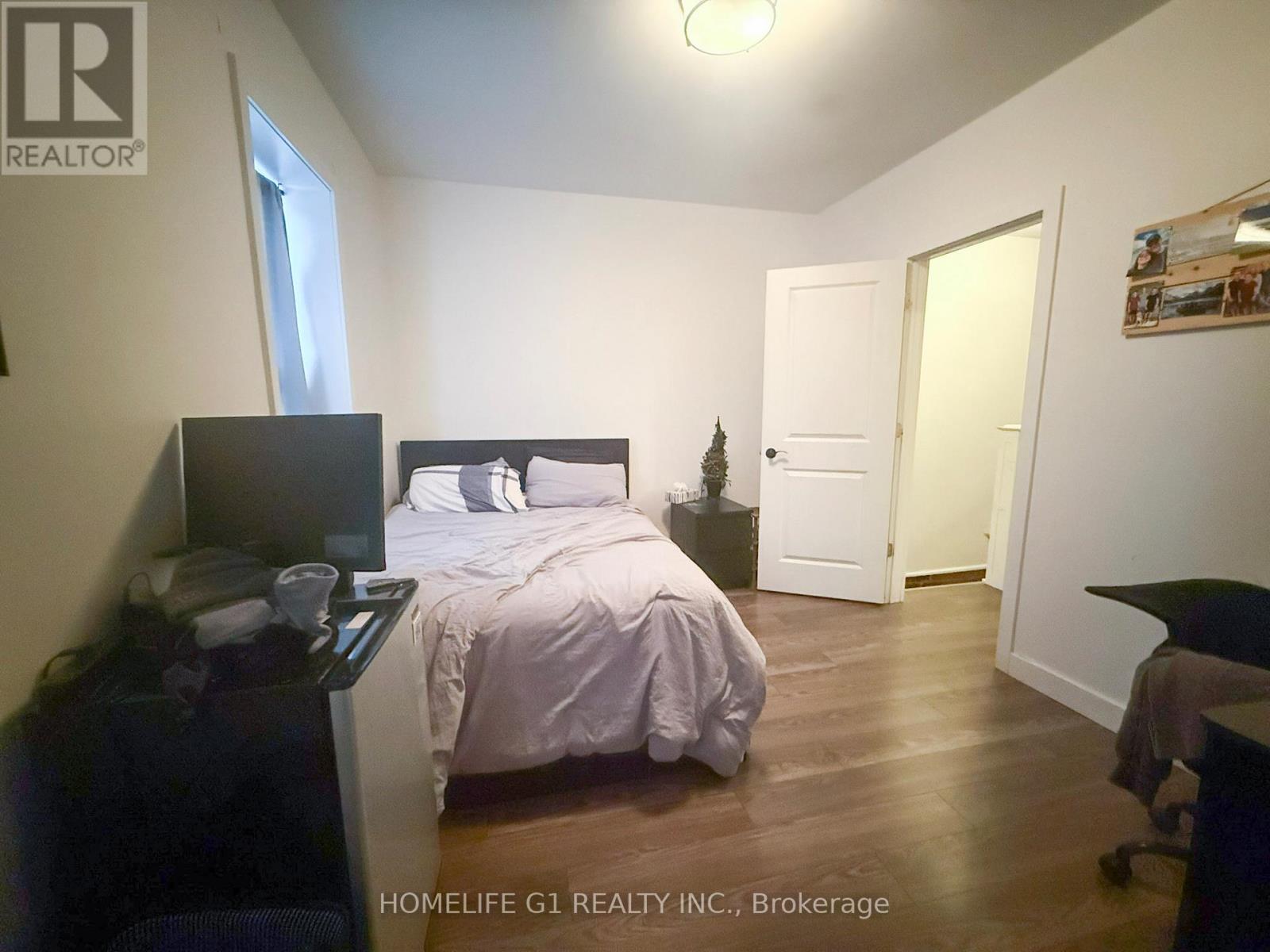 286 Hunter Street W Property Photo 13