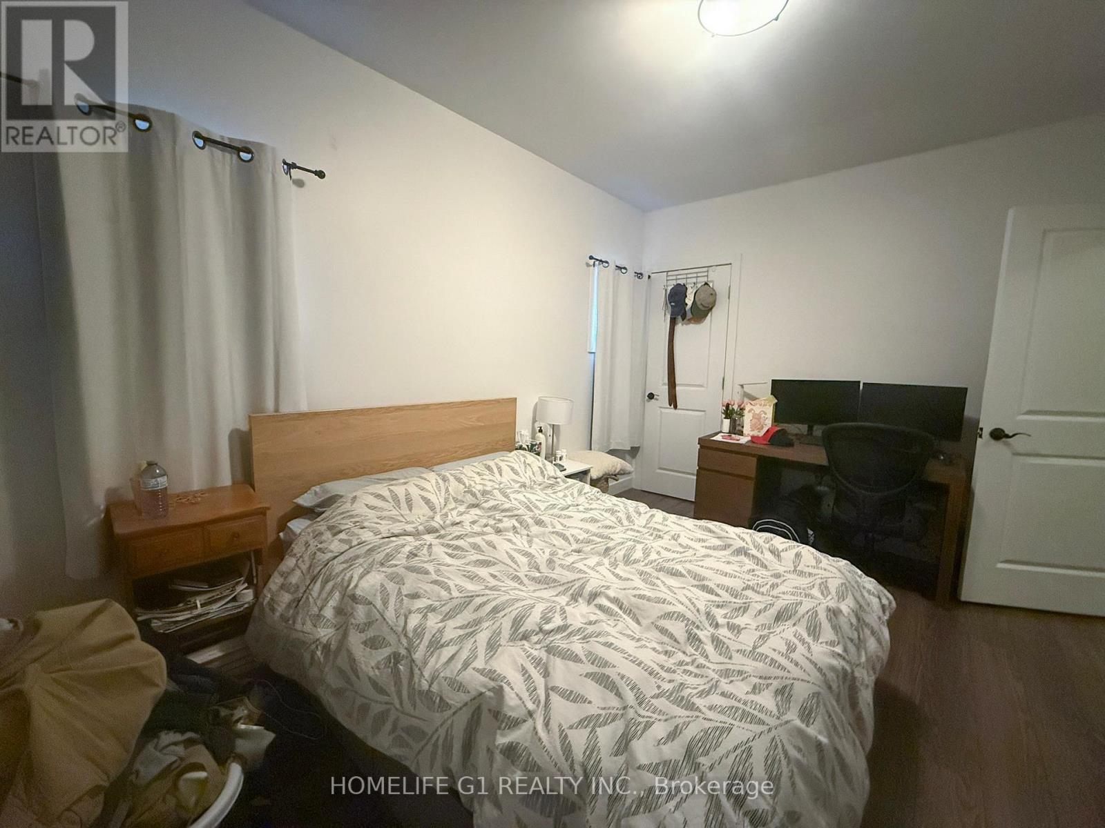 286 Hunter Street W Property Photo 16