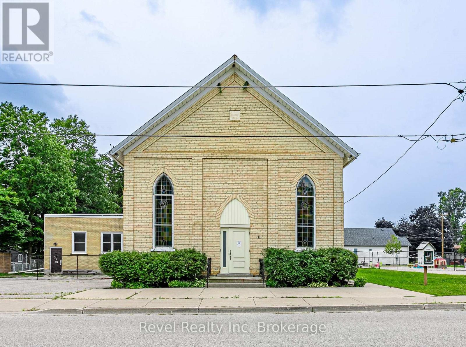 11 VINCENT STREET Property Photo 1