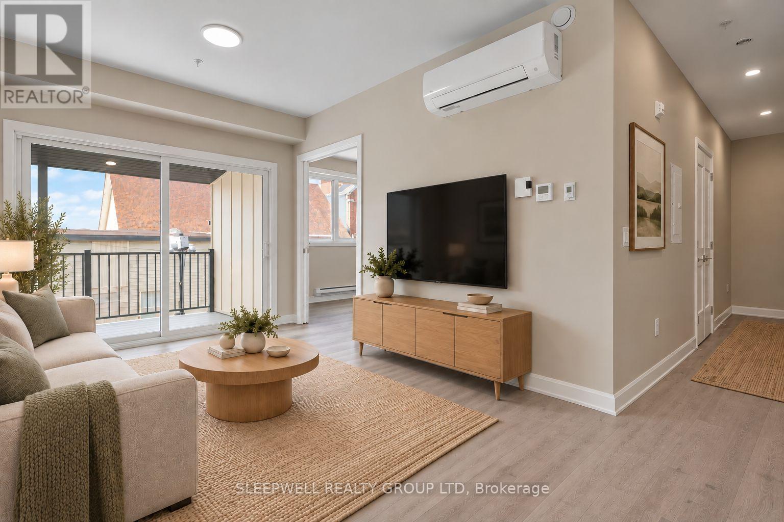 304 - 370 Cambridge Street N Property Photo 4
