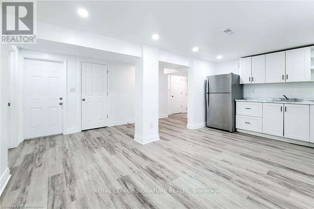 265 West 19th Street Property Photo 3