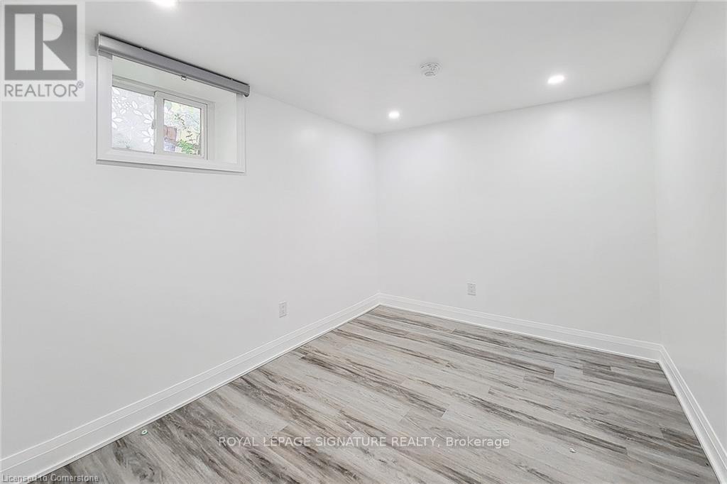 265 West 19th Street Property Photo 9