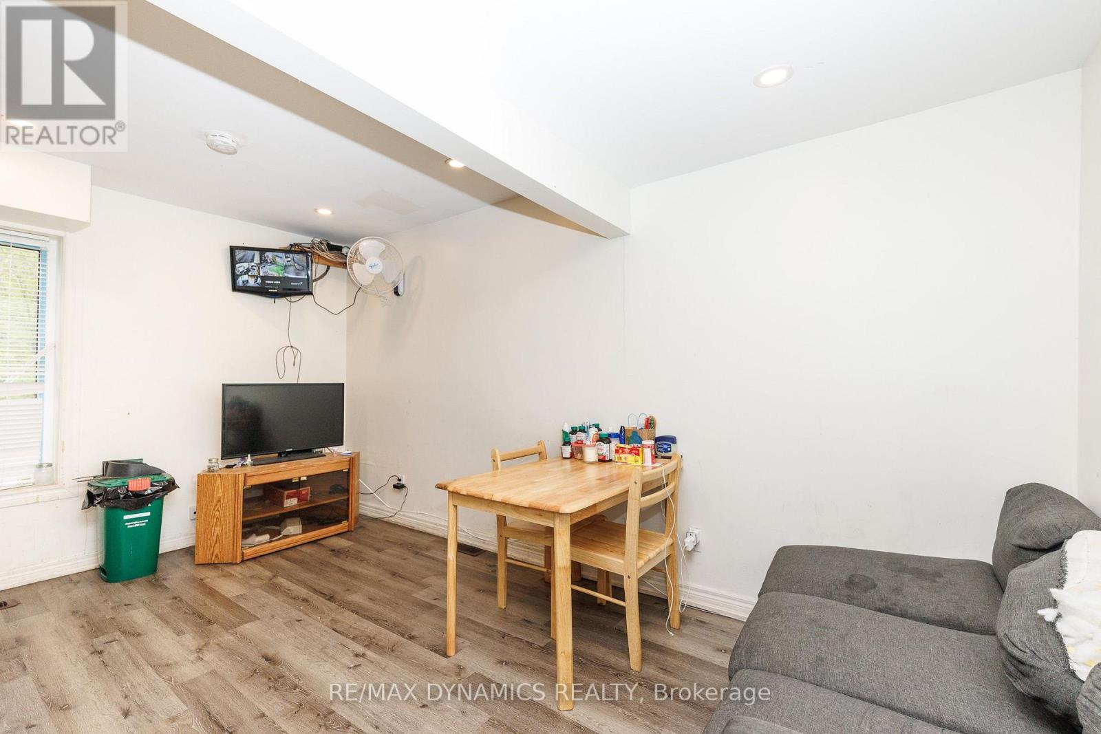 4770 Queen Street Property Photo 7