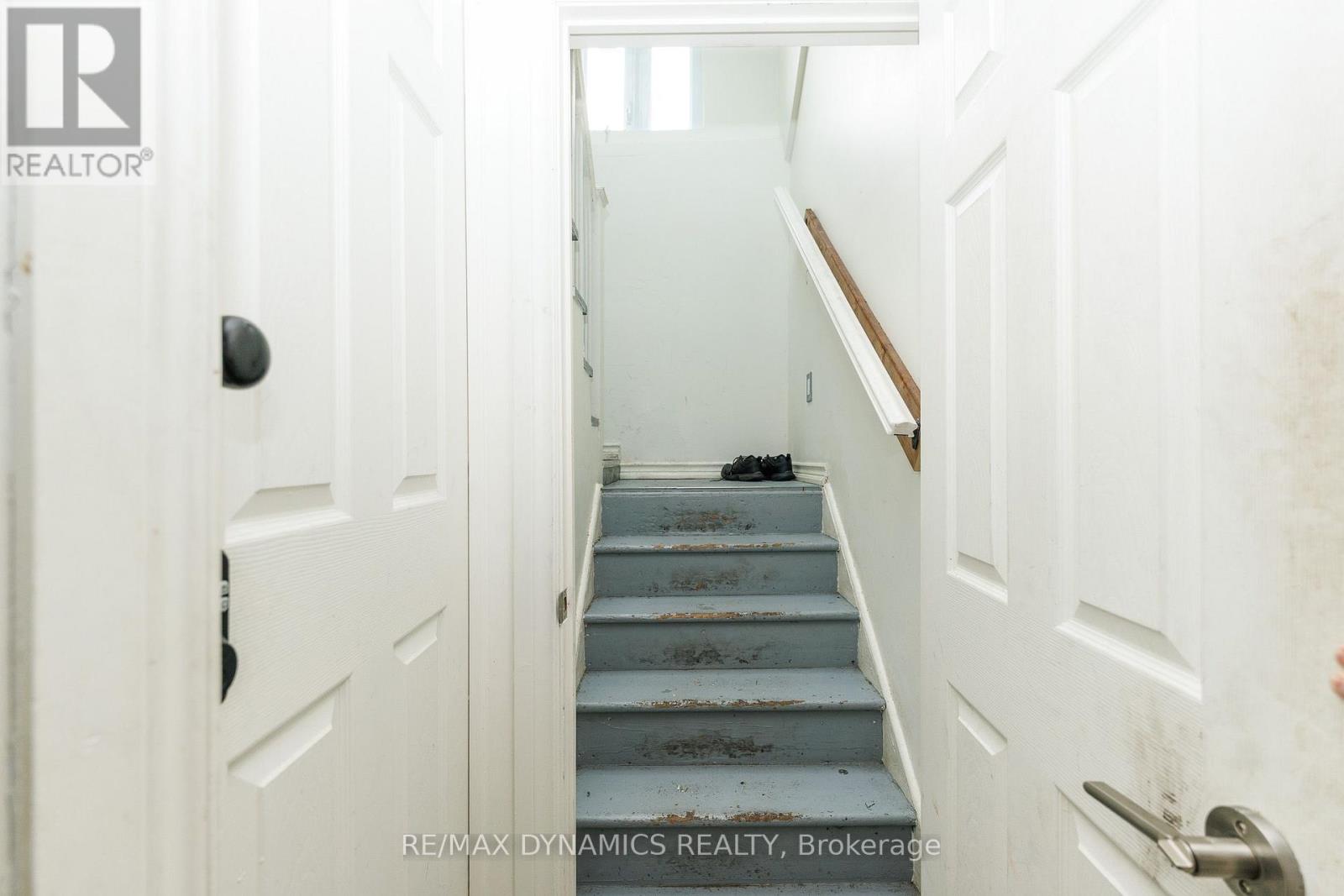 4770 Queen Street Property Photo 10
