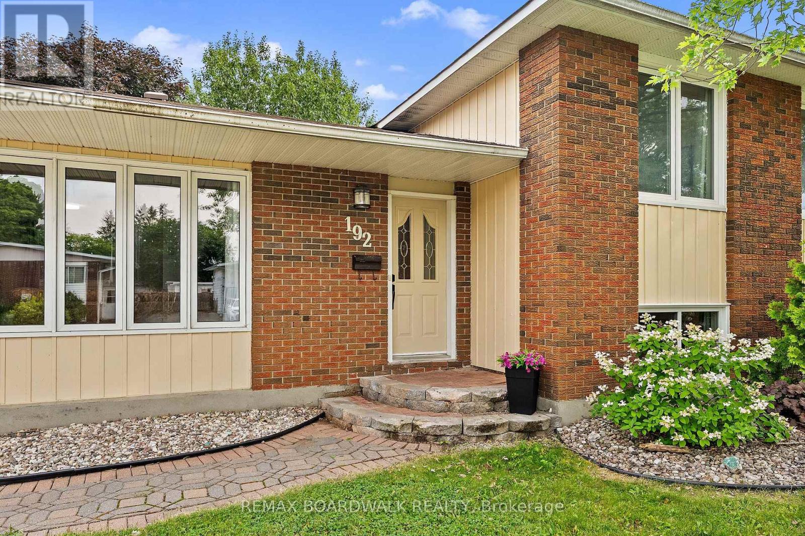 192 Allan Drive Property Photo 2