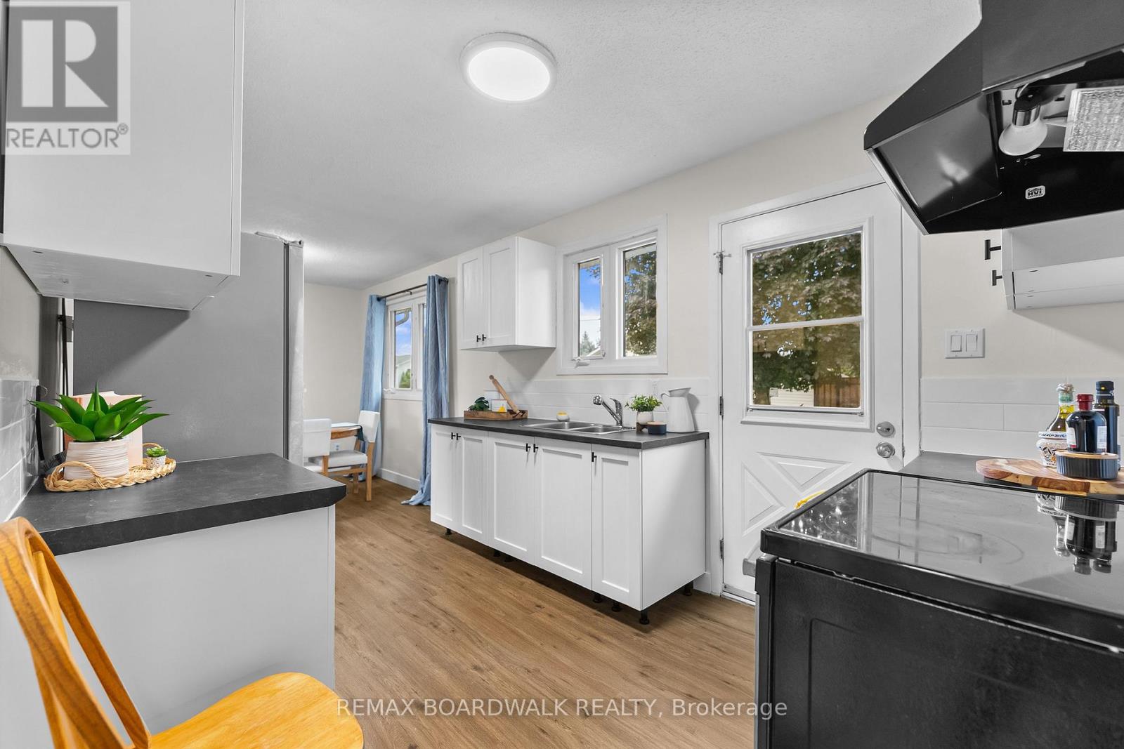 192 Allan Drive Property Photo 12