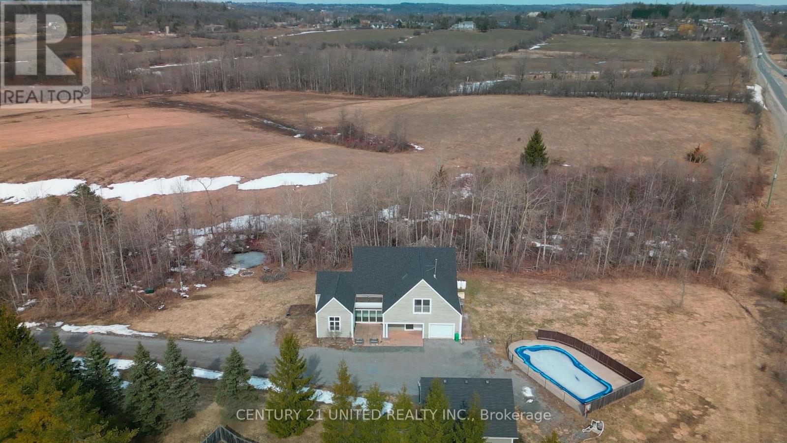590 Maniece Avenue Property Photo 2