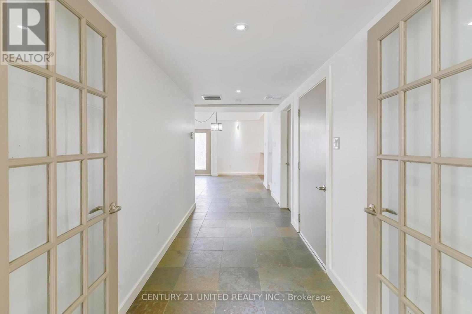 590 Maniece Avenue Property Photo 4