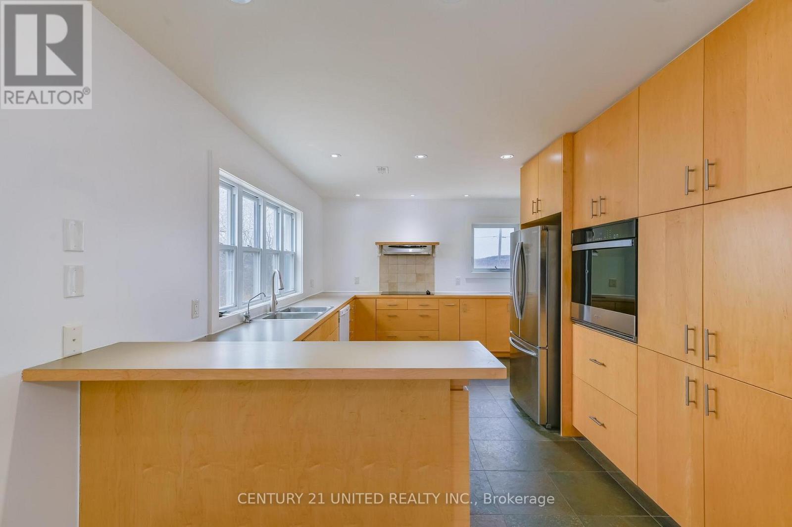 590 Maniece Avenue Property Photo 13