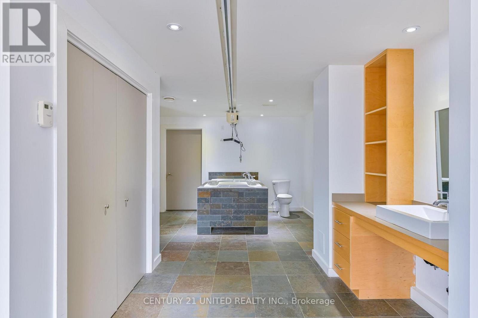 590 Maniece Avenue Property Photo 21