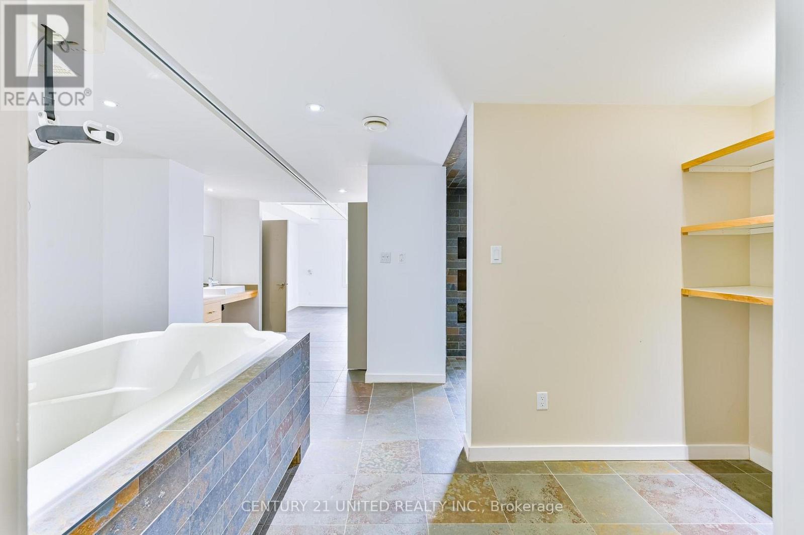 590 Maniece Avenue Property Photo 23