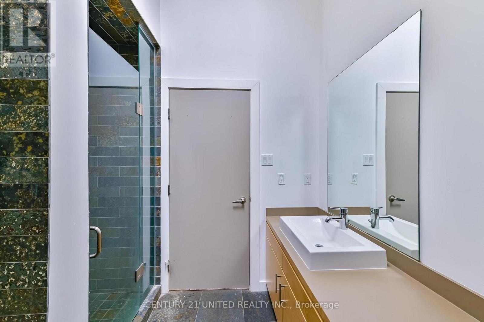 590 Maniece Avenue Property Photo 36