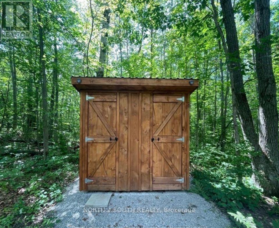 1203 Honey Harbour Road W Property Photo 6
