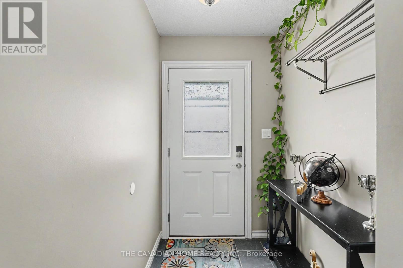 219 Picton Street E Property Photo 2