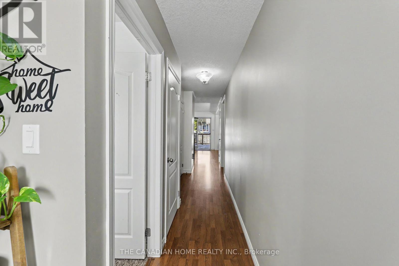 219 Picton Street E Property Photo 3