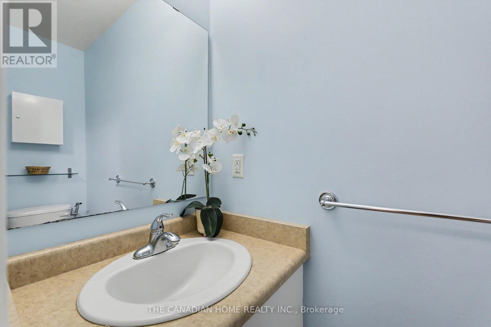 219 Picton Street E Property Photo 7